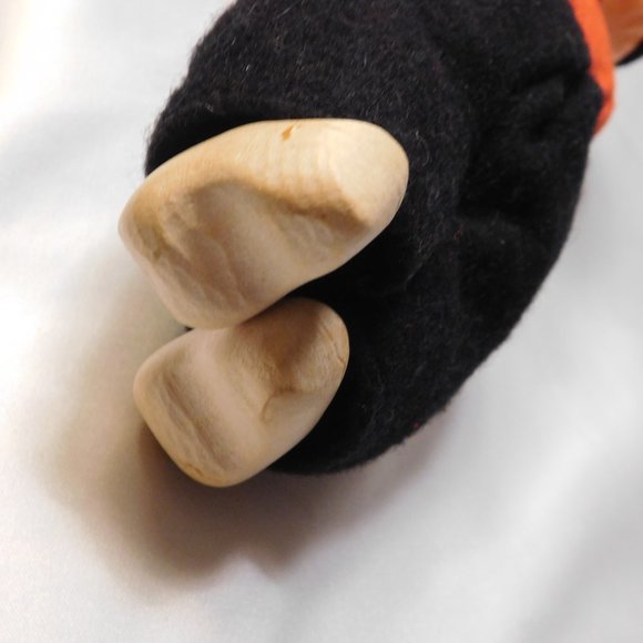 DUTCH DOLL WITH WOOD SHOES VINTAGE - Picture 7 of 7